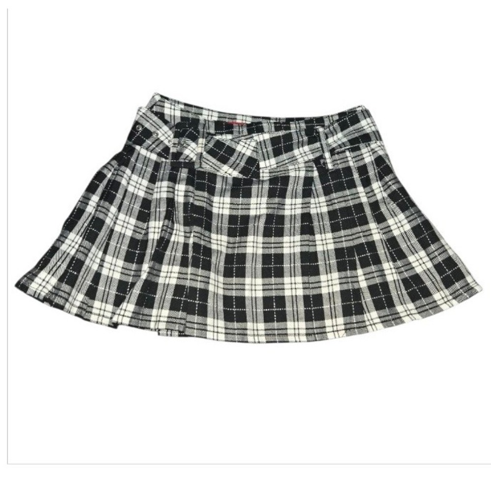 Y2K Black/White Pleated Bongo Mini Skirt Size 0 Belted